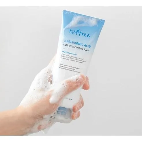 IsNtree Hyaluronic Acid Low-pH Cleansing Foam